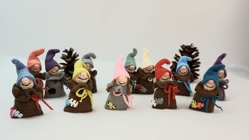 Ich fand die kleinen Säckchen in der Anleitung so niedlich das ich gleich mehrere gearbeitet habe. Die Anleitung ist wie immer super und leicht nachzuarbeiten.