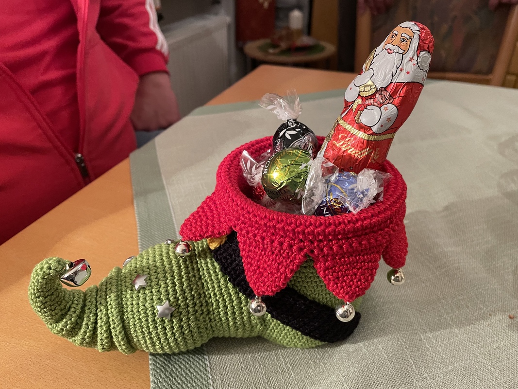 Crochet Pattern " Set of Santa boot and Elf Shoes"