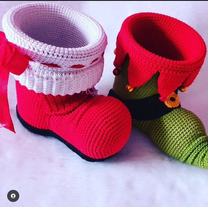 Crochet Pattern " Set of Santa boot and Elf Shoes"