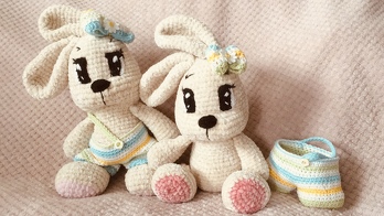 …noch 2 Hoppelhäschen…. Anleitung nach:@olga.Usolya Süße Hasen Häkelanleitung Amigurumi Spielzeug (Kaninchen)