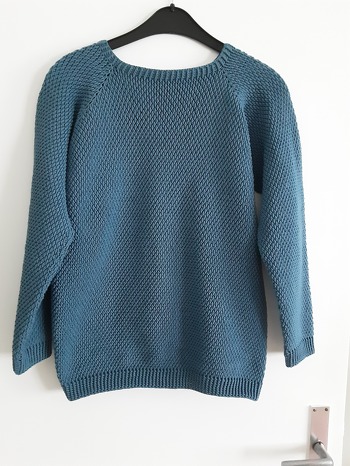 Die Anleitung war sehr knapp und ich musste viel ribbeln, aber das Ergebnis ist ein Traum.
Allerdings war das auch mein erster RVO.
#rvo #sweater #Pulli #funnyhooksandhappycrochets