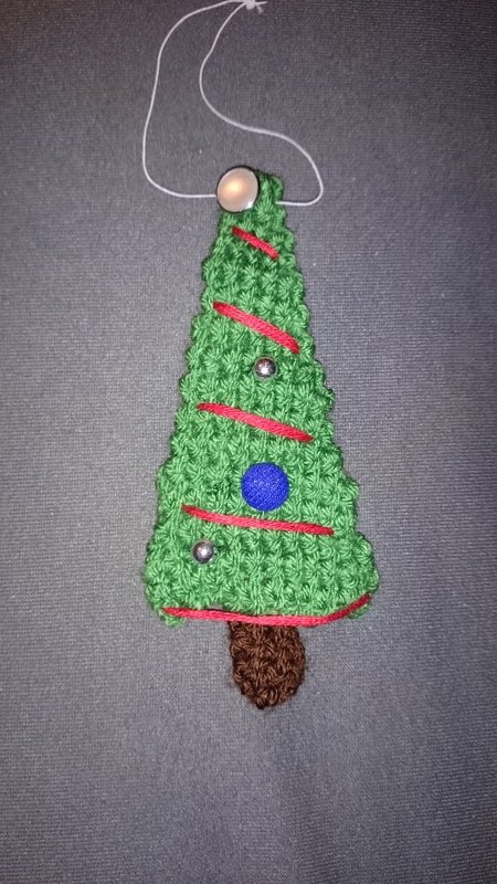 Weihnachtsbaum Anhänger - Kostenlose Häkelanleitung