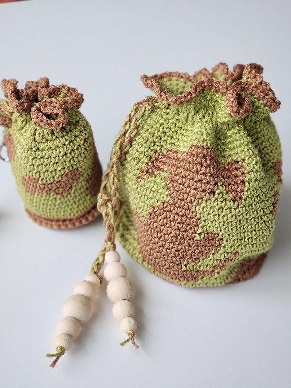 Häkelanleitung Leckerlibeutel und Kotsäckchen Spender