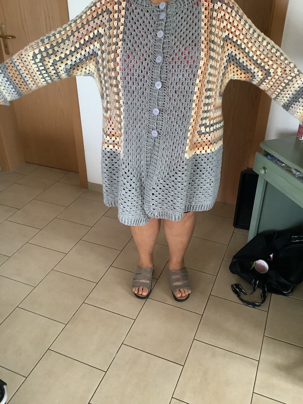 Besondere Hexagon-LONGJacke  mit engen Ärmeln