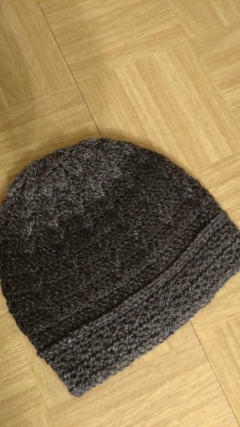 Ich habe oben in jeder Reihe Stäbchen reduziert, da ich es oben glatt haben wollte. Gute Anleitung, vielen Dank, ist sehr schön geworden ☺️