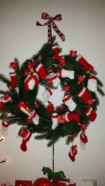 Meine Tochter hat sich riesig über den Adventskalender gefreut. Hat Spaß gemacht ihn zu häkeln. Danke für die tolle Anleitung. Trulli123 und schönen 3. Advent