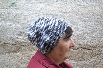 Ich habe die Mütze auch nachgestrickt - war eine nette Abwechslung :)