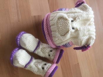 Zunächst war sie zu kurz, weshalb ich noch einen Rand daran strickte.