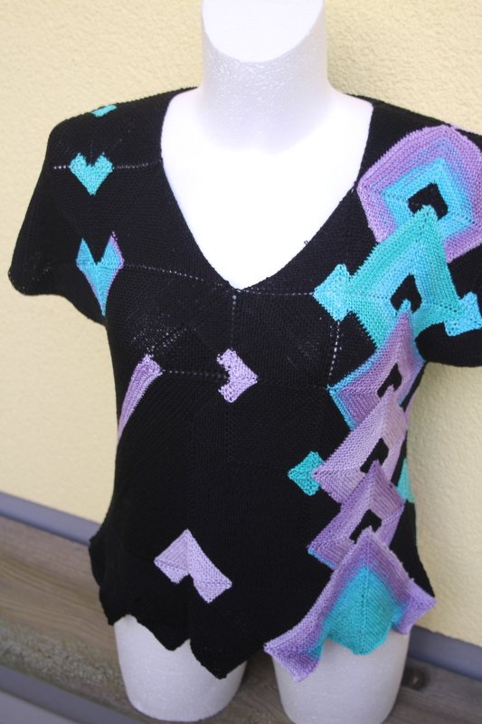 Karl Nr.5, Tunika mit Zackenrand