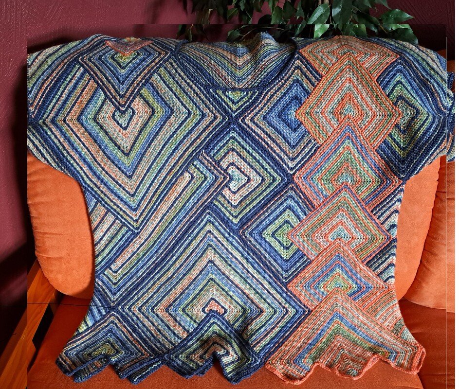 Karl Nr.5, Tunika mit Zackenrand