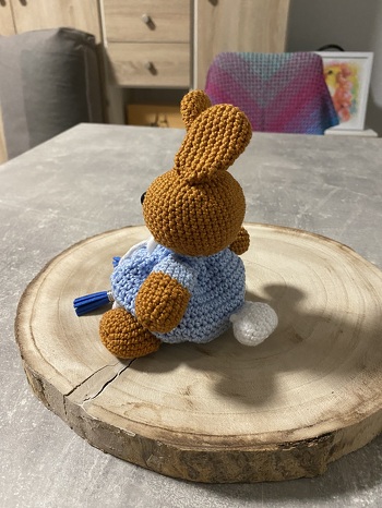 Hurra 🎉 der 2 Beutelhasi nach der Anleitung von patternbystep ist fertig, hier von Seite hinten