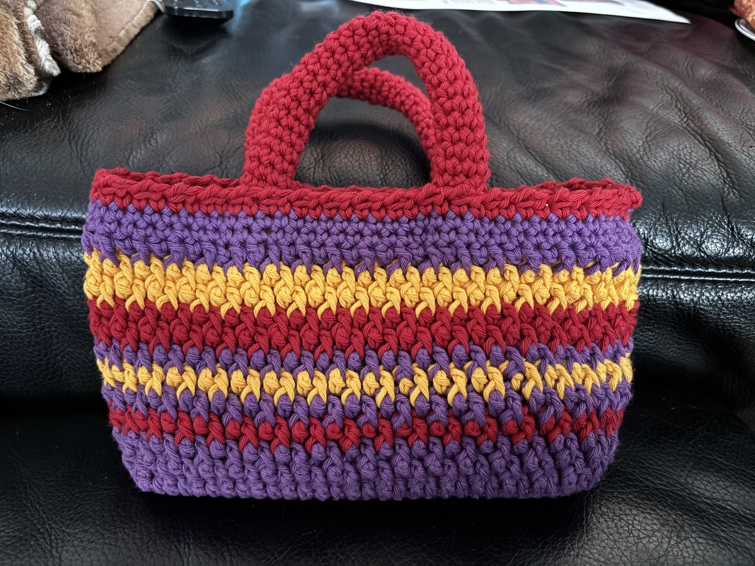 Häkelanleitung für die Mädchentasche "Little Miss Pretty"