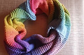 Knitting pattern loop "twister"