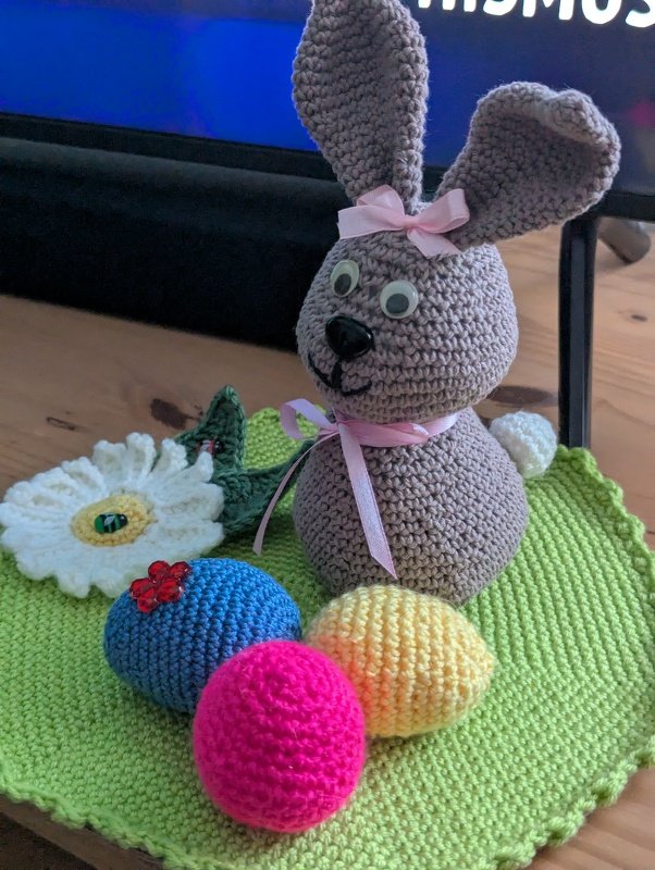 Häkelanleitung Hase mit bunten Eiern - PDF Datei