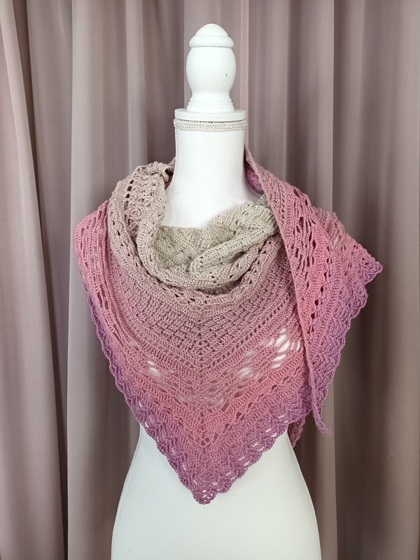 Triangular scarf „Chaloma BE“ – Crochet Pattern