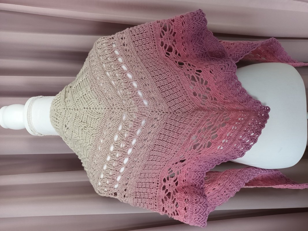 Triangular scarf „Chaloma BE“ – Crochet Pattern