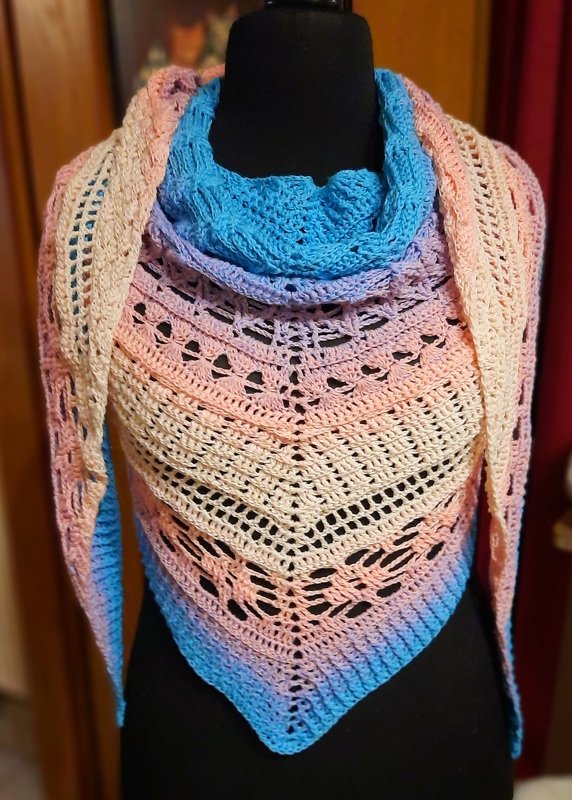 Triangular scarf „Chaloma BE“ – Crochet Pattern