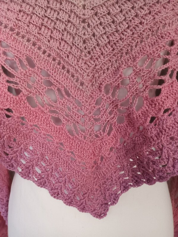 Triangular scarf „Chaloma BE“ – Crochet Pattern