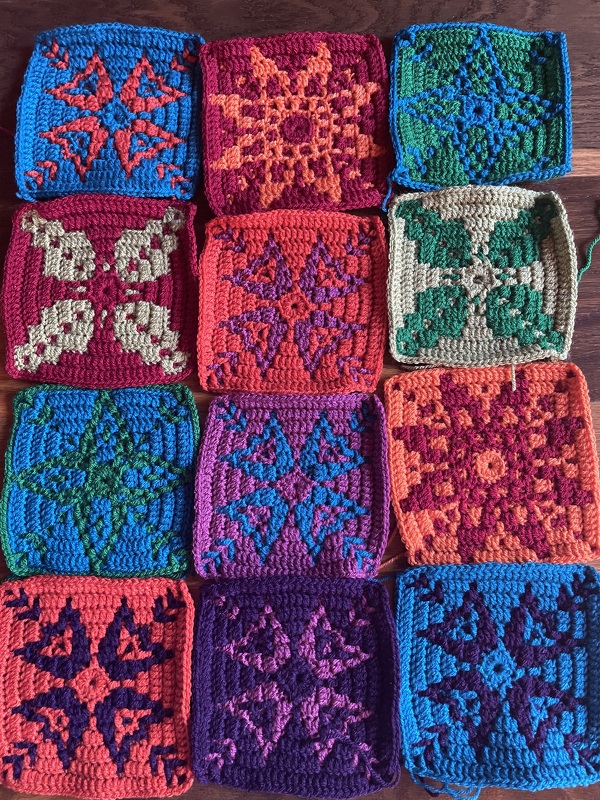 &quot;Kau&quot; (Jahreszeiten) - 4 Quadrate in Mosaikhäkeltechnik