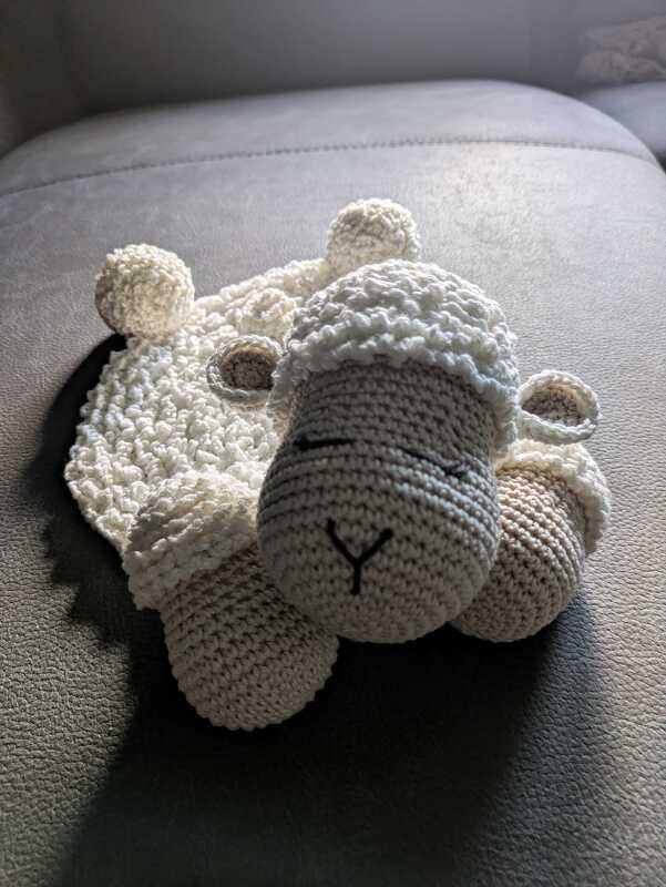 Häkelanleitung, Kuscheldecke Schaf