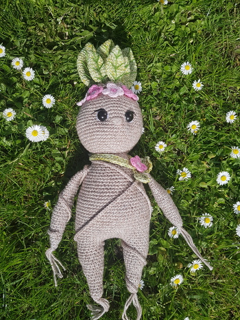 Ich habe 🌸 FLEUR 🌸 für Tina testgehäkelt und bin absolut begeistert von der tollen Anleitung. Eine zweite Fleur ist auch schon angenadelt.