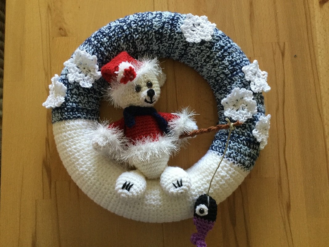 Winter Door Wreath Polar Bear Knut - Crochet Pattern