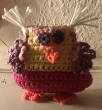 Das ist meine erste Eule von Natalija gewesen, die Große... Meine Kinder haben die sich nun geangelt und spielen damit. Eine kleine Eule ziert nun den Schlüsselbund einer guten Freundin. Ich mag die Eulen <3 <3