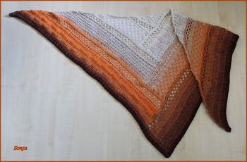 Ein schönes Tuch und ließ sich dank der Superanleitung gut häkeln.