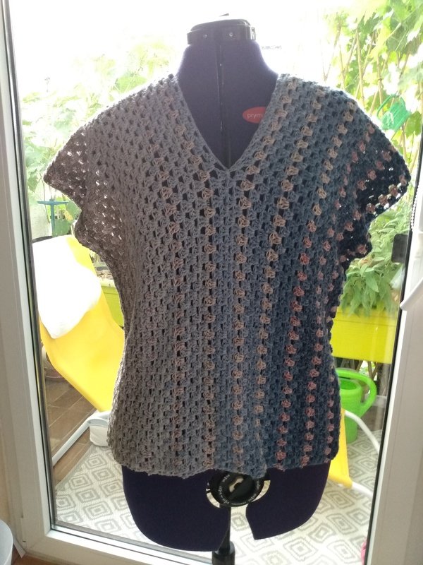 Crochet Pattern – Summer of Love V-Neck Shirt