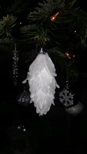 Wie komm ich denn nun an die Anleitung? Wenn ich die runter lade steht da dass hier die Anleitung folgt aber ich hab nix. Was mach ich falsch oder was klappt da nicht?
LG