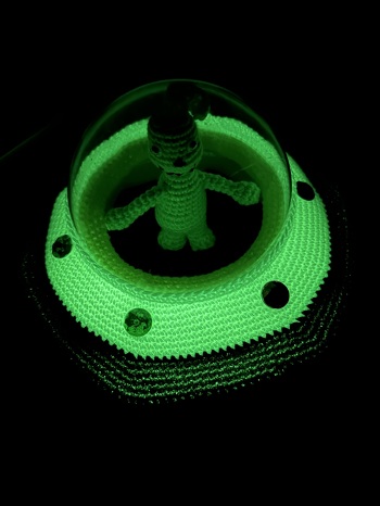 Und hier noch mal bei Nacht! Die Wolle ist ja wirklich witzig!