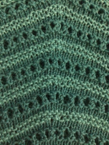 Das Muster lässt sich auch gut zweifarbig umsetzen