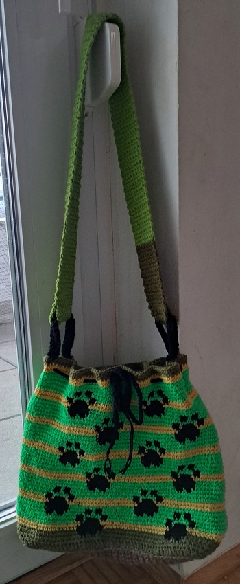 Super Anleitung. Habe die Tasche etwas größer gemacht als beschrieben. Hat super geklappt!!