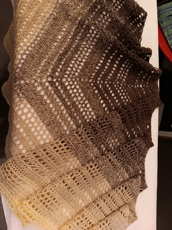 Ein sehr schönes Tuch auch für Anfänger gut geeignet. Tuch Cyraly