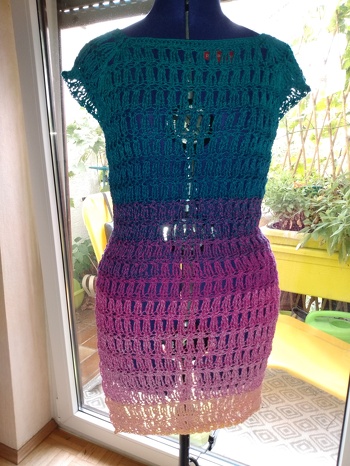 Hat Spaß gemacht zu häkeln...und war schnell fertig...Verbraucht habe ich ca 900 m eines 4 fädigen Bobbel. Größe 38.