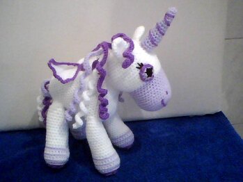 Paulina hat sich gut häkeln lassen. Die Anleitung war ja auch sehr ausführlich. Danke