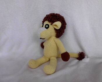 Klasse Anleitung- Leon, der Löwe von Streifgetier!
Für Löwenmähne benötigten Schlingmaschen bedarf es etwas Übung. Dafür ist aber eine genaue Beschreibung dabei. Einmal verstanden, klappte es dann auch super.