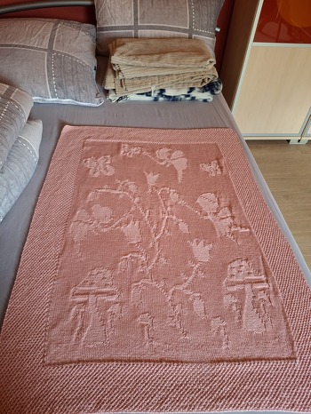 Babydecke:
Es hat sehr viel Spaß gemacht diese Decke zu stricken.