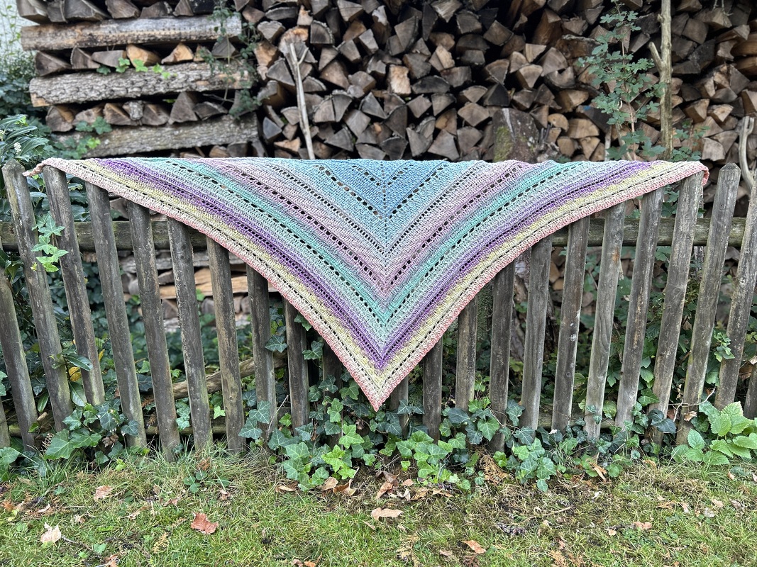 Häkelanleitung Dreieckstuch "Nyx" - individuell gestaltbares Namenstuch