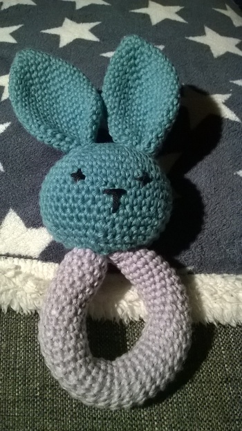 die Rassel ist für mein erstes Enkelchen