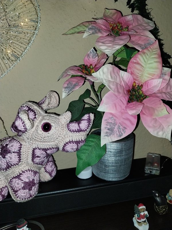 Robert the Baby-Rhino with African Flowers crochetpattern PDF DYN