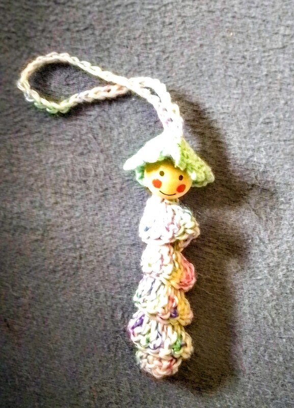 Sorgenwürmchen / Glückswürmchen häkeln mit oder ohne Blumenhut in 3 Größen