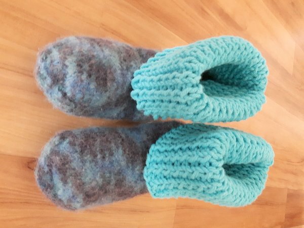 Strick- und Filzanleitung: Filzstiefel mit Rollkragen - alle Größen