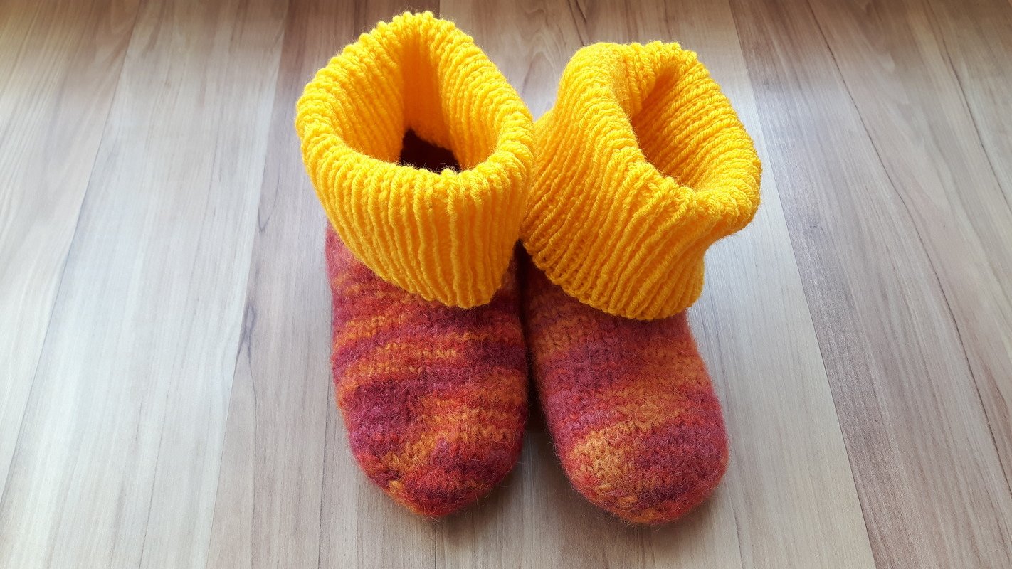 Felt boots / slippers with turtleneck - all sizes