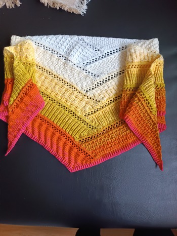 Mein Nemesis aus 3fädigem Modalgarn. Maße ca 1.70 x 0.46 m. Hat mega Spass gemacht ❤️