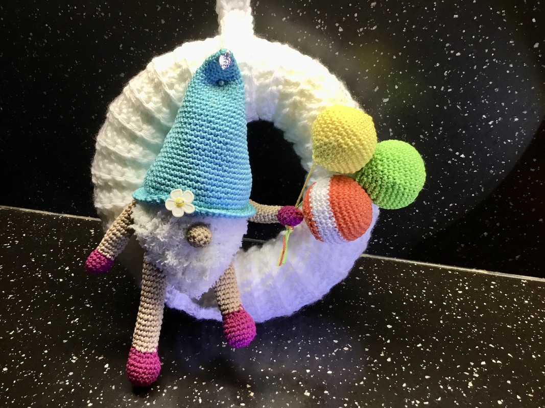 Ballon Weihnachstwichtel H&auml;kelanleitung deutsch und englisch