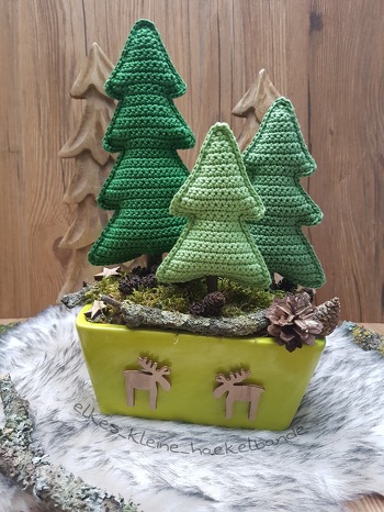Ich durfte für die liebe Solveig das Tannen Trio testhäkeln und bin sehr begeistert! Eine super tolle Anleitung, perfekt strukturiert und mit tollen erklärenden Fotos versehen. Es hat mir sehr viel Spaß gemacht, die Bäumchen zu häkeln. 5 Sterne +