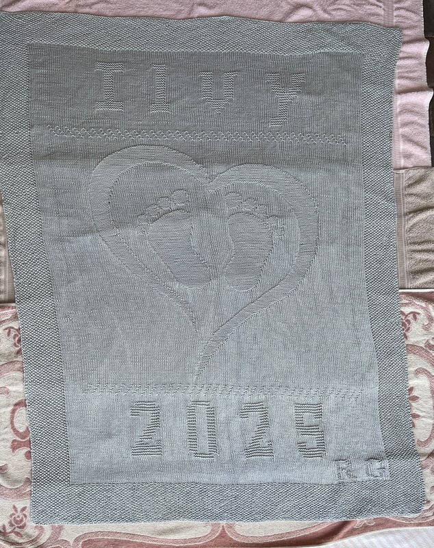 Baby Blanket &quot;You Walked Right into My Heart&quot; - A Knitting Pattern