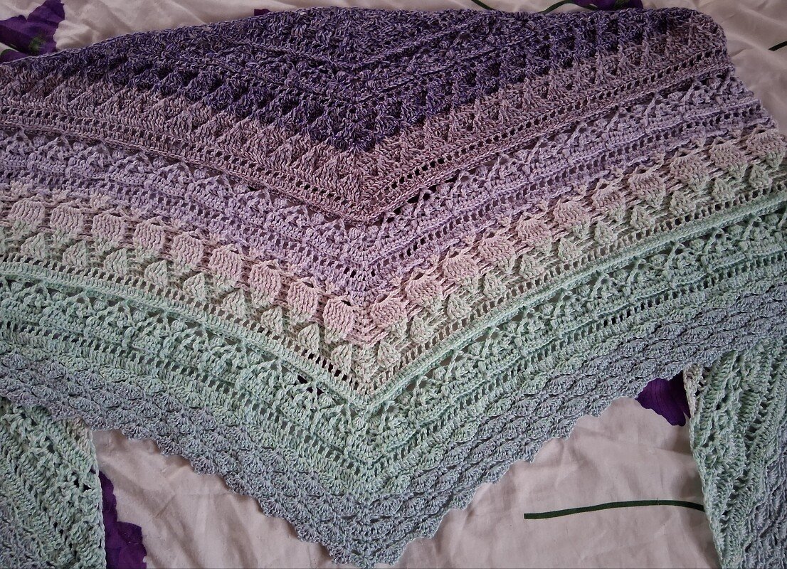 Häkelanleitung Flaches Dreieckstuch &quot;Admete&quot;