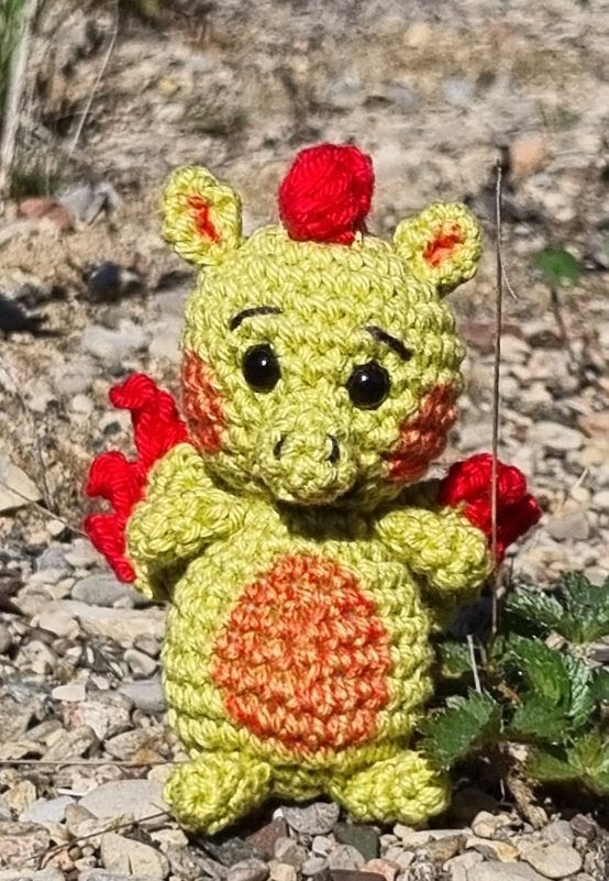 Amigurumi Dragon Keychain – DIY Crochet Pattern for Cute Gift